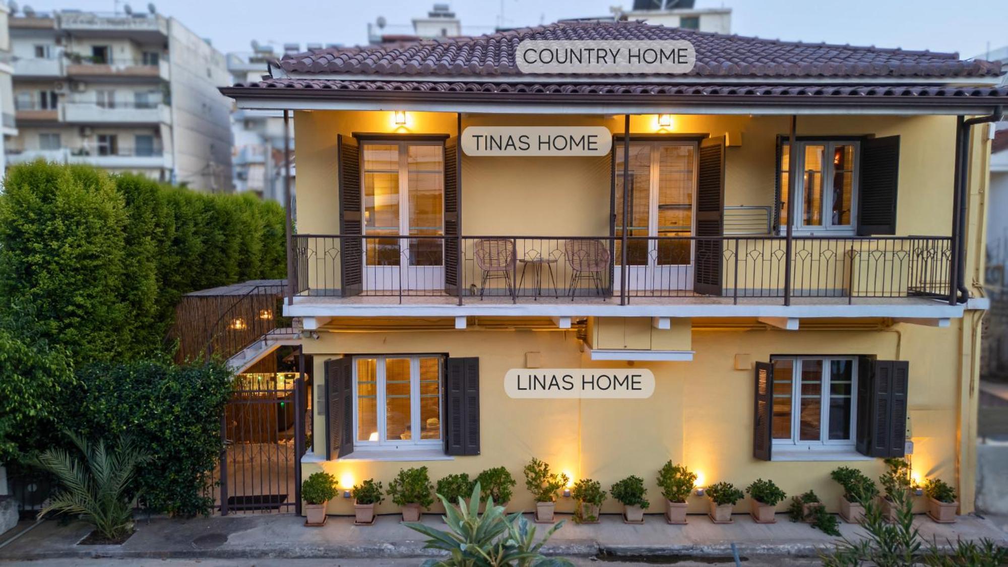 Tinas Home - Kalamata Mediterranean Villas Bagian luar foto